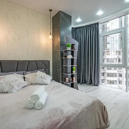 Apartment панорамний вид моря дві спальнi та зала 0522