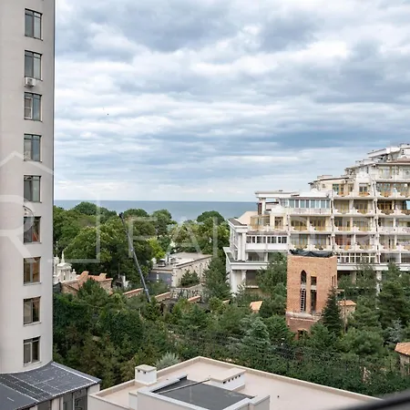 панорамний вид моря дві спальнi та зала 0522