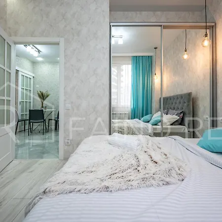 Fainorent панорамний вид, аркадія та 5 хв до моря #500 Apartment *