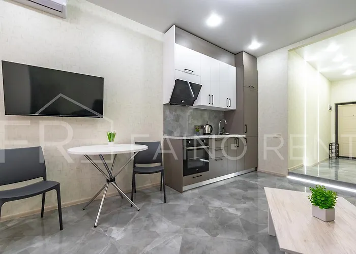 панорамний вид моря дві спальнi та зала 0522