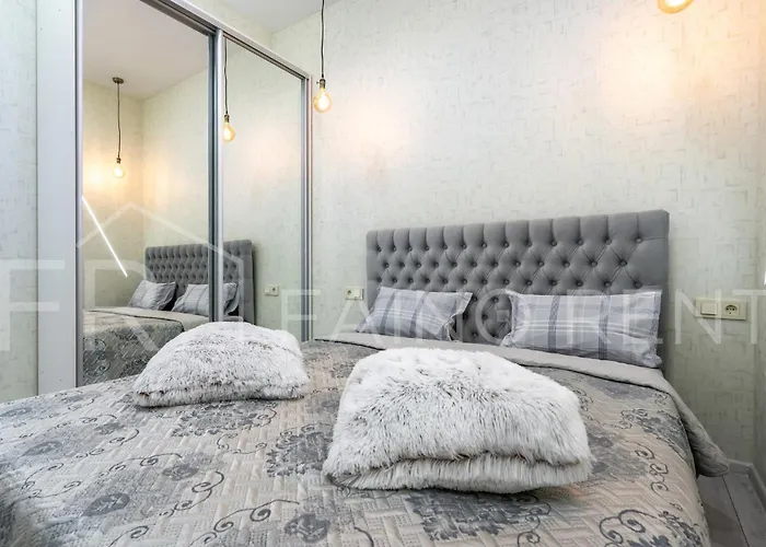 Apartman панорамний вид моря дві спальнi та зала 0522 *