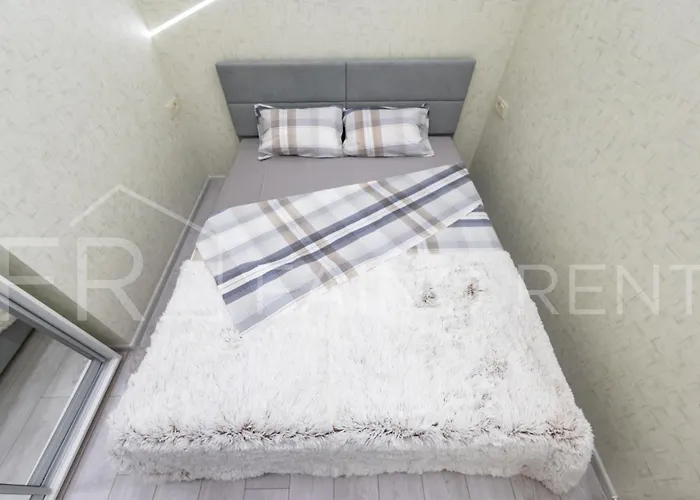 Apartman панорамний вид моря дві спальнi та зала 0522