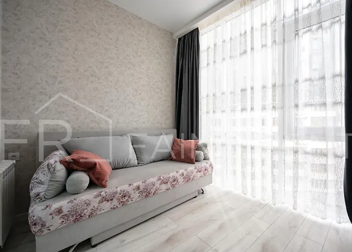 панорамний вид моря дві спальнi та зала 0522