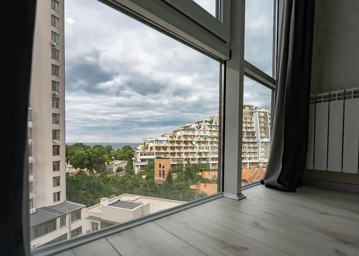 панорамний вид моря дві спальнi та зала 0522 *