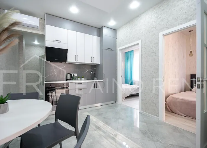 панорамний вид моря дві спальнi та зала 0522 Apartman *