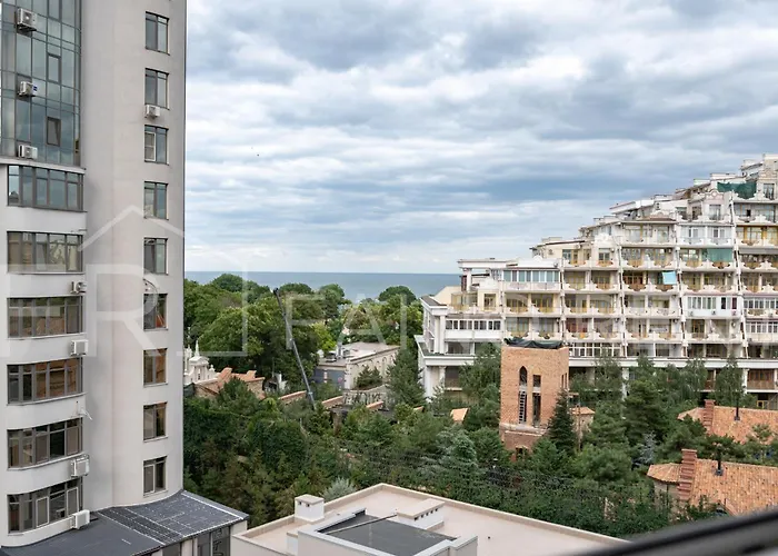 панорамний вид моря дві спальнi та зала 0522