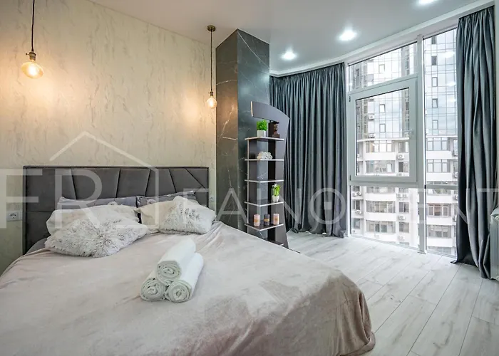 панорамний вид моря дві спальнi та зала 0522