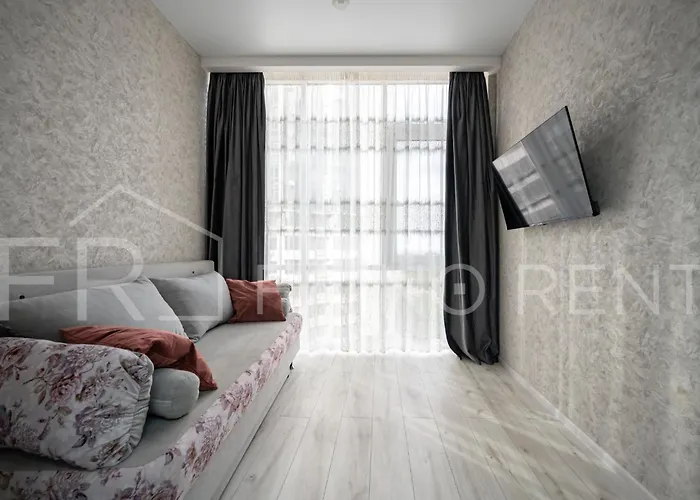 панорамний вид моря дві спальнi та зала 0522