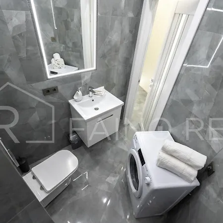 Apartment панорамний вид моря дві спальнi та зала 0522 Odesa