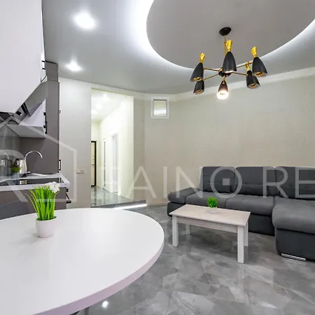 Apartment панорамний вид моря дві спальнi та зала 0522 Odesa
