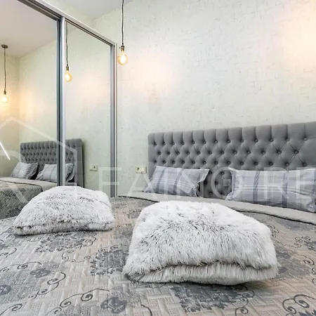Apartment панорамний вид моря дві спальнi та зала 0522 *