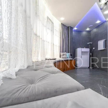 Apartment панорамний вид моря дві спальнi та зала 0522 Odesa