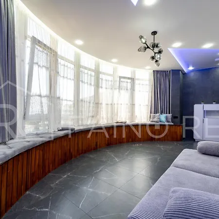 Apartment панорамний вид моря дві спальнi та зала 0522