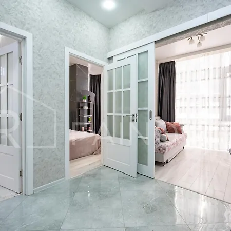 панорамний вид моря дві спальнi та зала 0522 Apartment Odesa
