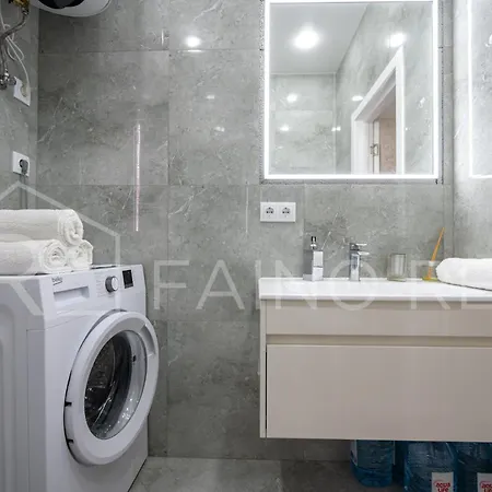 Apartment панорамний вид моря дві спальнi та зала 0522 *