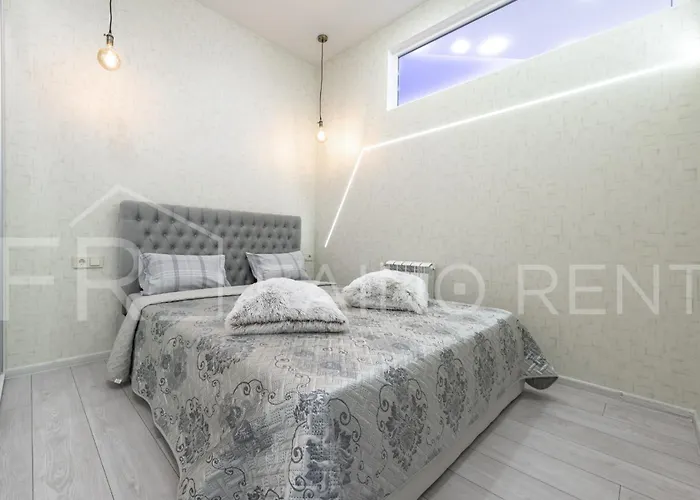 панорамний вид моря дві спальнi та зала 0522