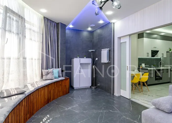 Appartement панорамний вид моря дві спальнi та зала 0522