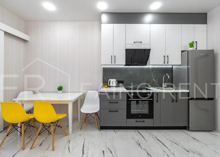 панорамний вид моря дві спальнi та зала 0522 *