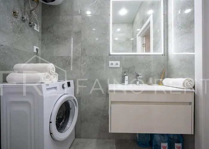 Appartement панорамний вид моря дві спальнi та зала 0522 *