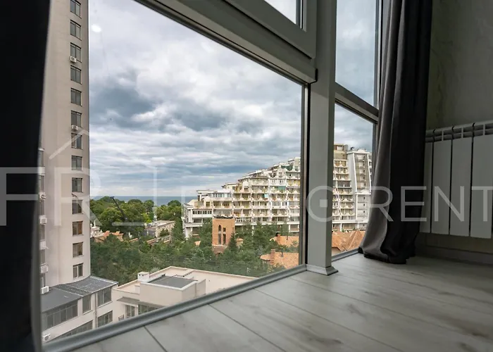 Appartement панорамний вид моря дві спальнi та зала 0522